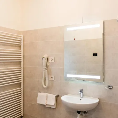 Casa San Paolo And 3* Trento